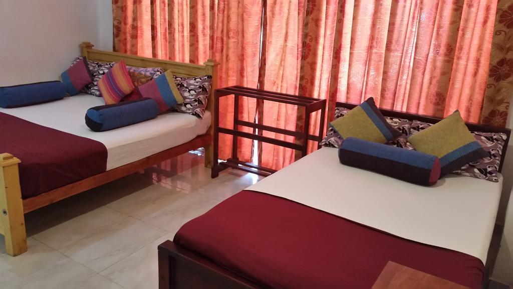 Bevary City Hotel 阿努拉德普勒 外观 照片