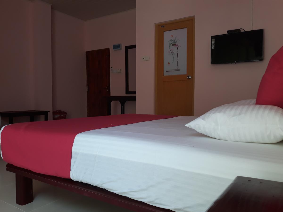 Bevary City Hotel 阿努拉德普勒 外观 照片