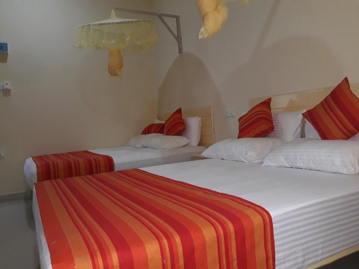 Bevary City Hotel 阿努拉德普勒 外观 照片