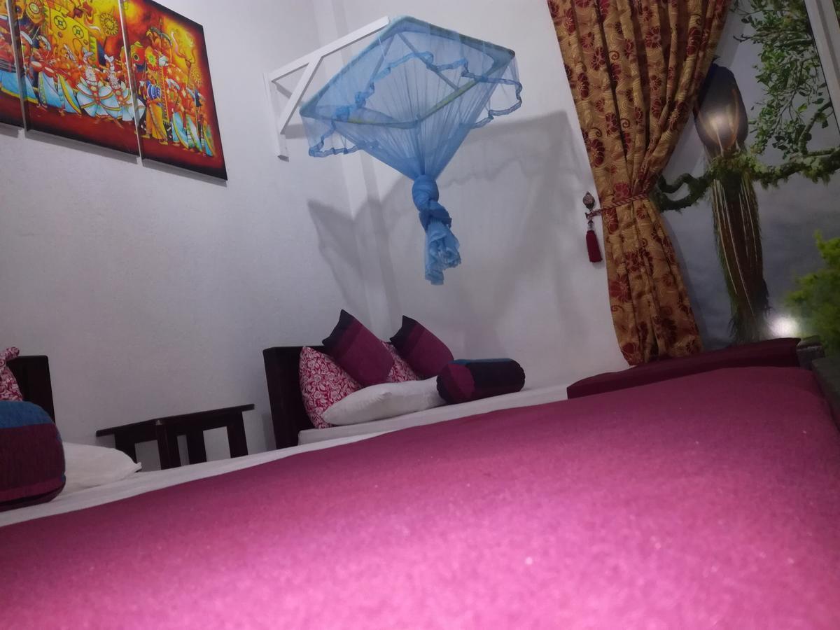 Bevary City Hotel 阿努拉德普勒 外观 照片