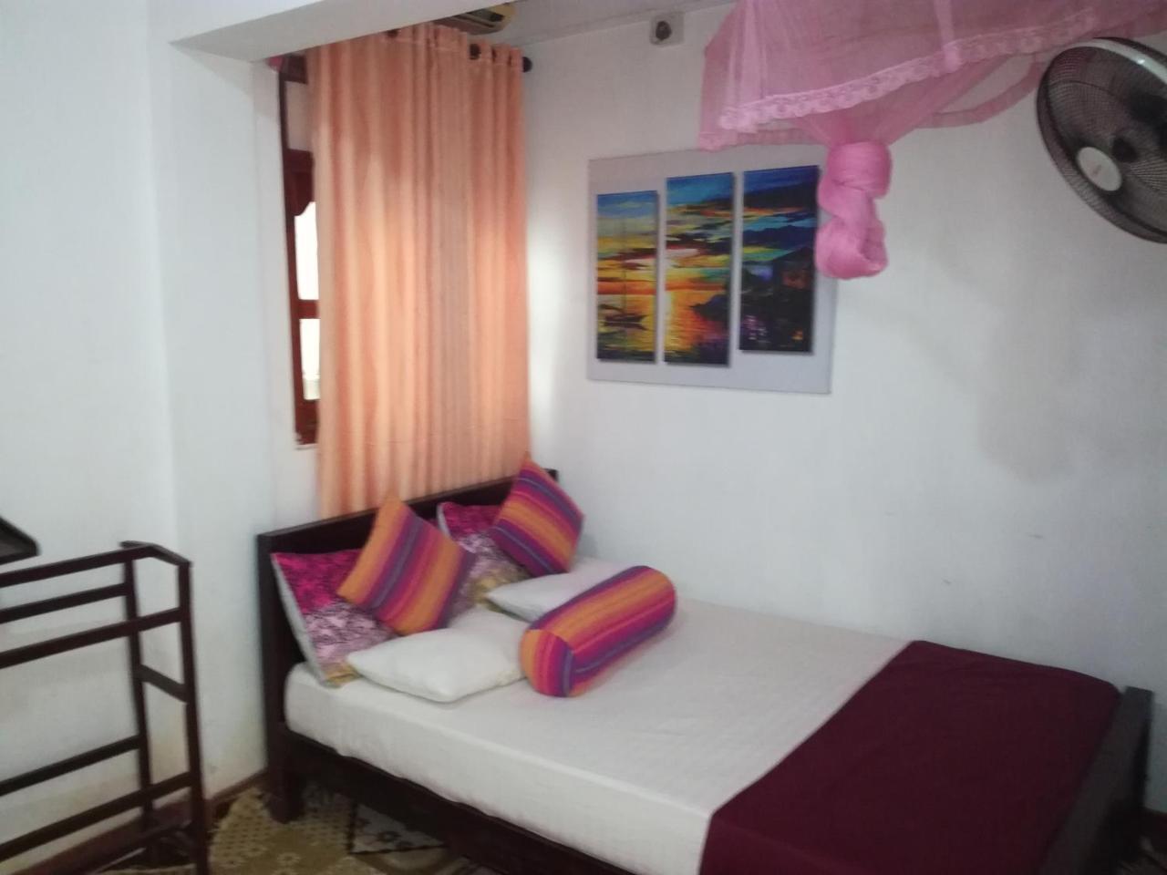 Bevary City Hotel 阿努拉德普勒 外观 照片